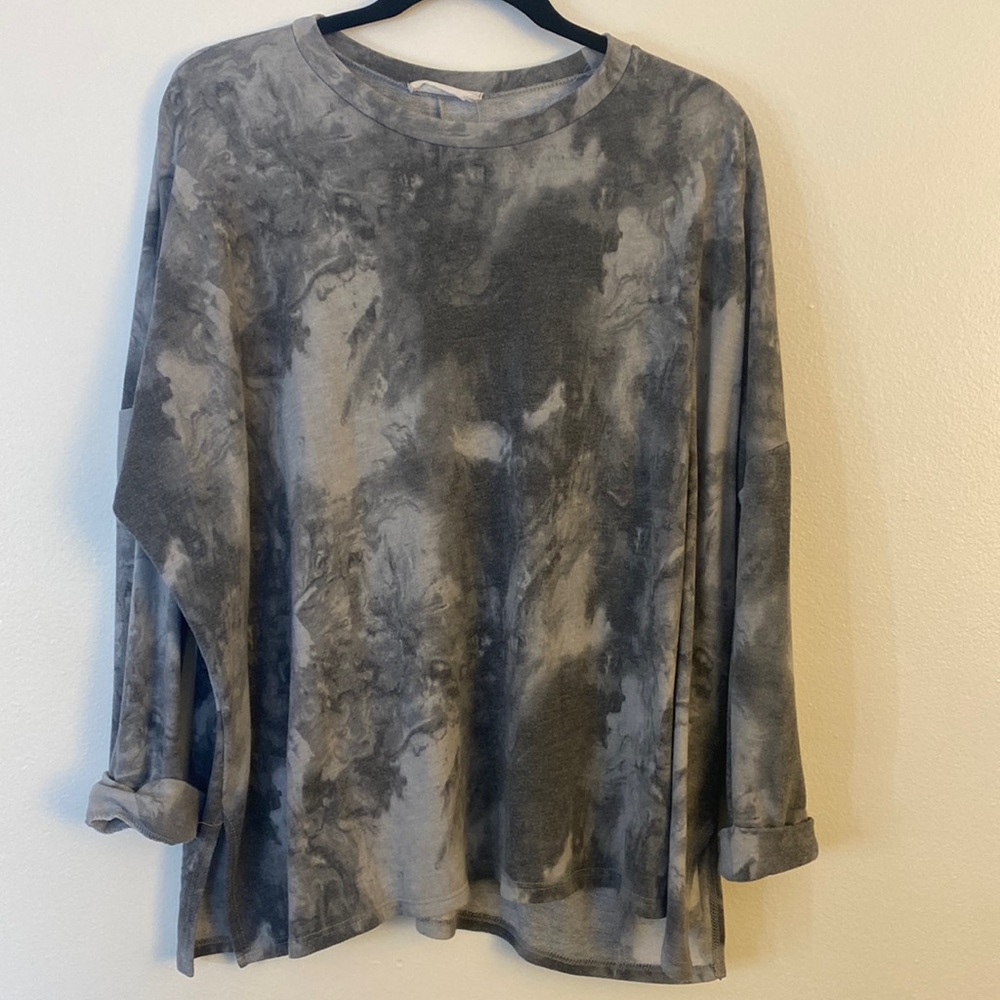 CJLA Carly Jean Los Angeles Evelyn Pullover Sweater, Grey